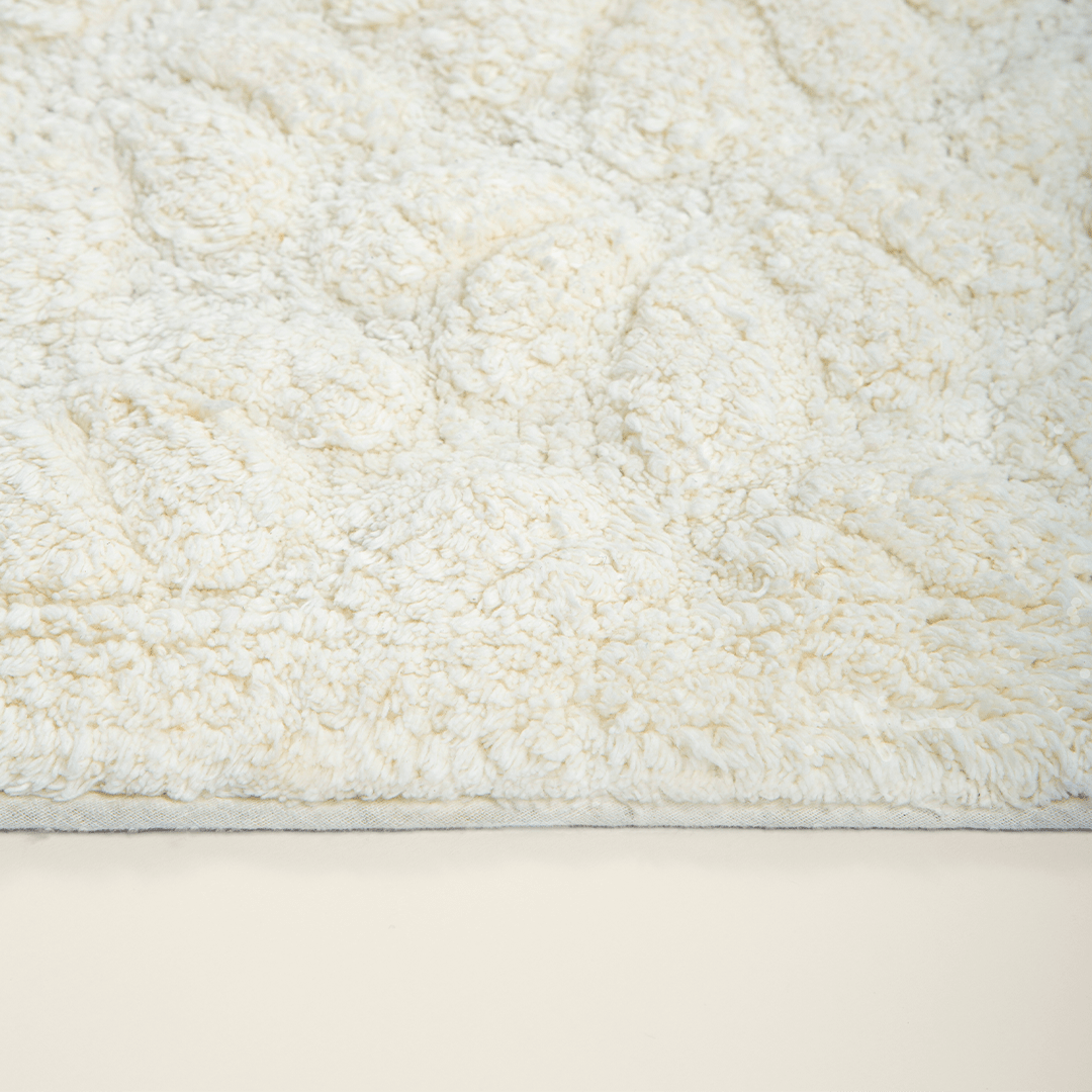 Tapete de Algodão Soft com Flores em Alto Relevo Creme 50x80 - Clocasa | Além do Conforto
