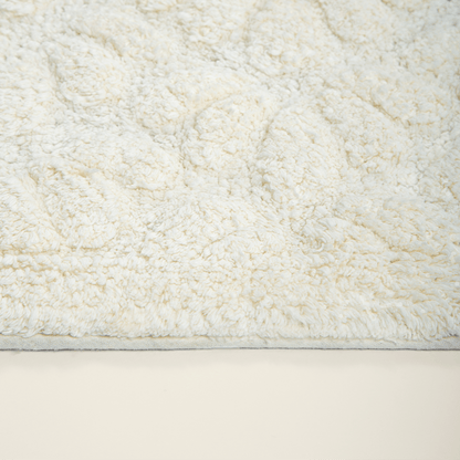 Tapete de Algodão Soft com Flores em Alto Relevo Creme 50x80 - Clocasa | Além do Conforto