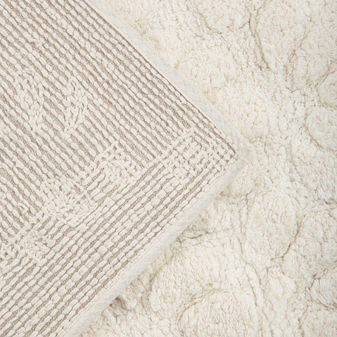 Tapete de Algodão Soft com Flores em Alto Relevo Creme 50x80 - Clocasa | Além do Conforto
