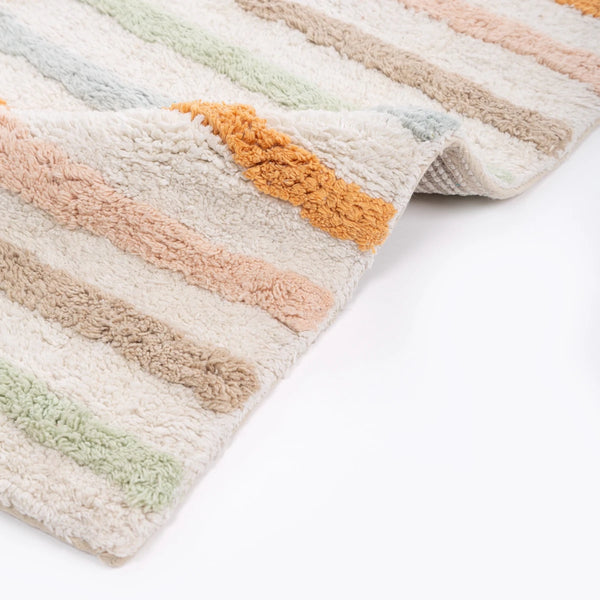 Tapete de algodão decorativo no tamanho 50x80 cm confeccionado em algodão natural sustentável de alta resistência com costuras e acabamentos reforçados nas bordas, combina perfeitamente funcionalidade, alta durabilidade e elegância na decoração de interiores.