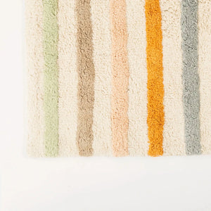 Tapete de algodão decorativo confeccionado em algodão natural sustentável de alta resistência com costuras e acabamentos reforçados nas bordas, perfeito para delimitar espaços com muito charme e proporcionar conforto térmico ao caminhar.