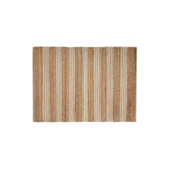 Tapete de algodão decorativo na cor natural confeccionado em algodão natural sustentável de alta resistência com costuras e acabamentos reforçados nas bordas, agrega valor estético e uma agradável sensação de acolhimento para o bem-estar da família.