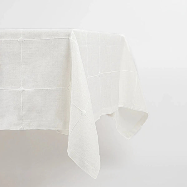 Toalha de Mesa com Bordado Xadrez Branco 150X250 - Clocasa | Além do Conforto