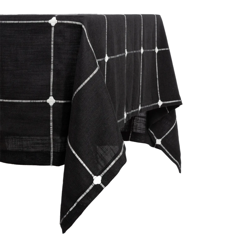Toalha de Mesa com Bordado Xadrez Preto 140X180 - Clocasa | Além do Conforto