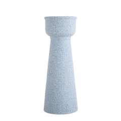 Vaso de cerâmica decorativo confeccionado em cerâmica de alta qualidade com acabamento primoroso e superfície de acabamento fosco acetinado, perfeito para realçar arranjos florais ou compor composições elegantes em aparadores e mesas.