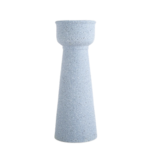 Vaso de cerâmica decorativo confeccionado em cerâmica de alta qualidade com acabamento primoroso e superfície de acabamento fosco acetinado, perfeito para realçar arranjos florais ou compor composições elegantes em aparadores e mesas.