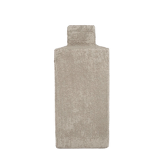 Vaso de cerâmica decorativo confeccionado com matéria-prima selecionada e design contemporâneo, sinônimo de elegância atemporal, ideal para dar vida, movimento e frescor ao design de interiores.