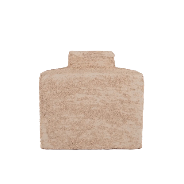 Vaso de cerâmica decorativo confeccionado com matéria-prima selecionada e design contemporâneo, traz um toque sutil de refinamento estético a salas de estar, halls de entrada e escritórios.