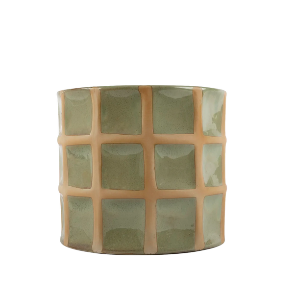 Vaso de cerâmica decorativo confeccionado em cerâmica rústica artesanal com textura texturizada natural com relevos e sulcos lineares marcantes, combina silhuetas elegantes e texturas exclusivas para enriquecer qualquer canto ou prateleira.